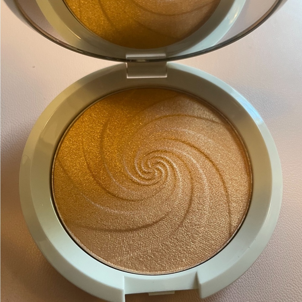 Becca Highlighter, shade Dreamsicle